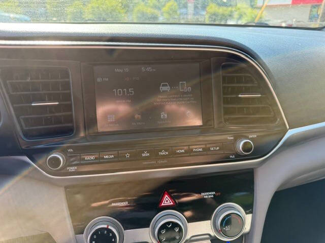 2019 Hyundai Elantra SEL