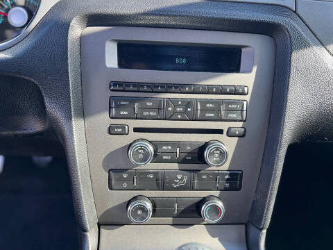 2012 Ford Mustang V6