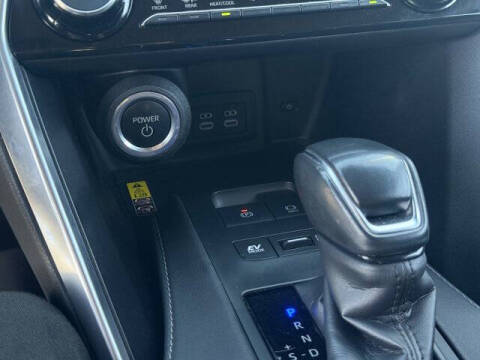 2024 Toyota Venza LE