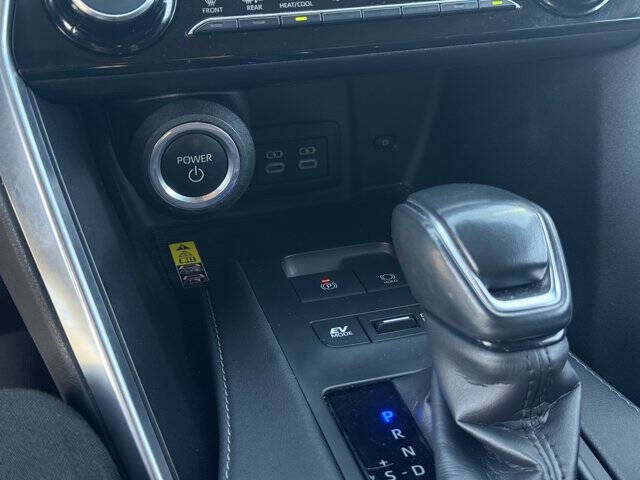 2024 Toyota Venza LE