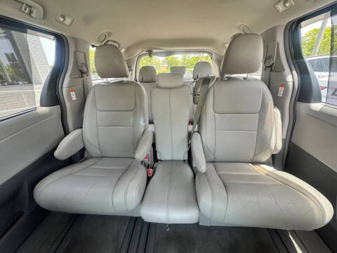 2015 Toyota Sienna