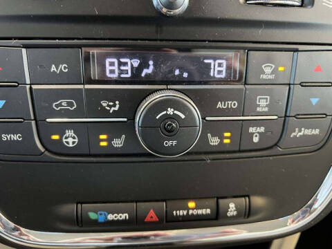 2016 Chrysler Town and Country Touring-L