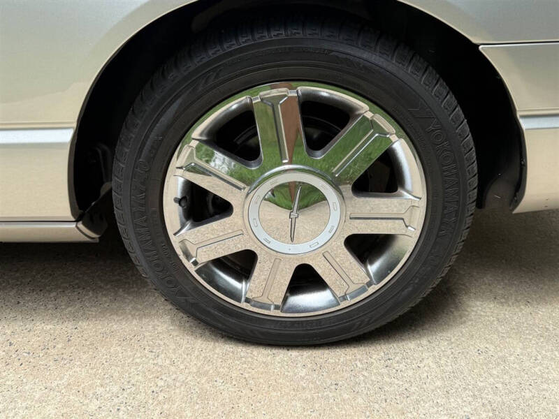 2005 Ford Thunderbird Deluxe