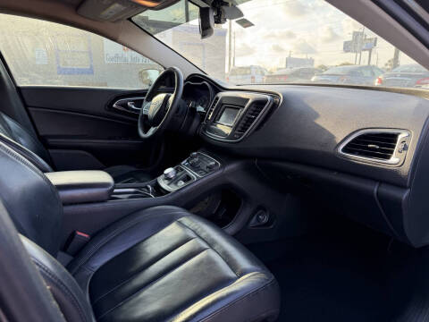 2015 Chrysler 200 C