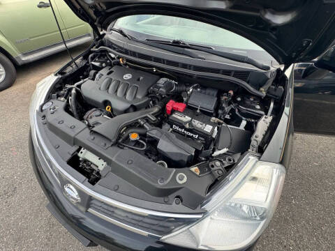 2009 Nissan Versa 1.8 S