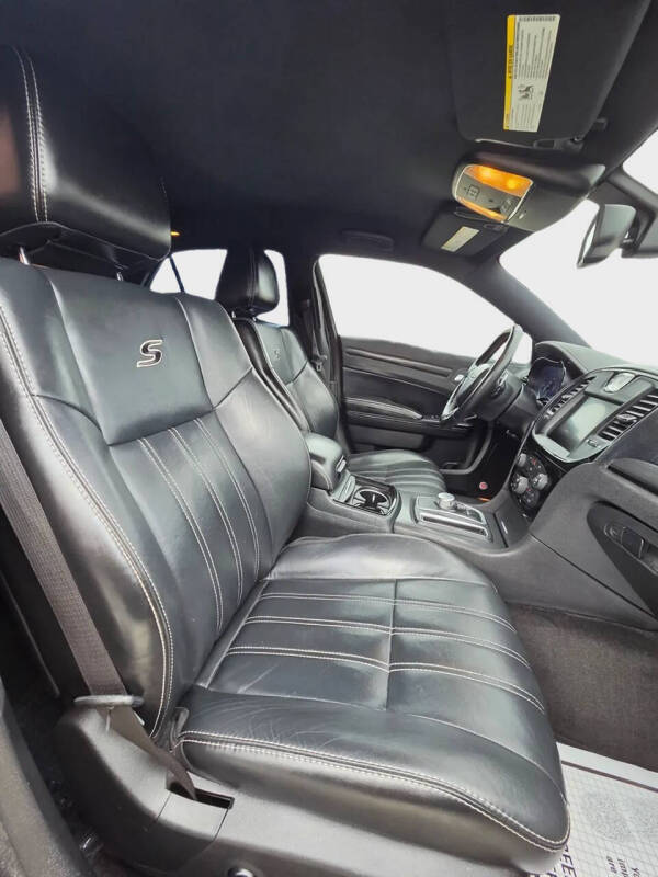 2016 Chrysler 300 S