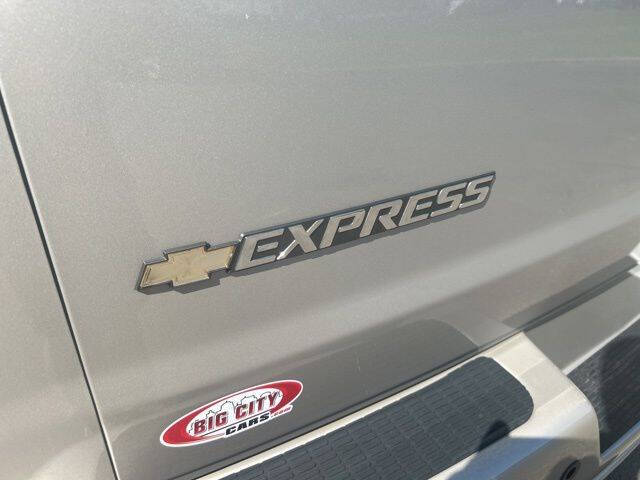 2023 Chevrolet Express 2500