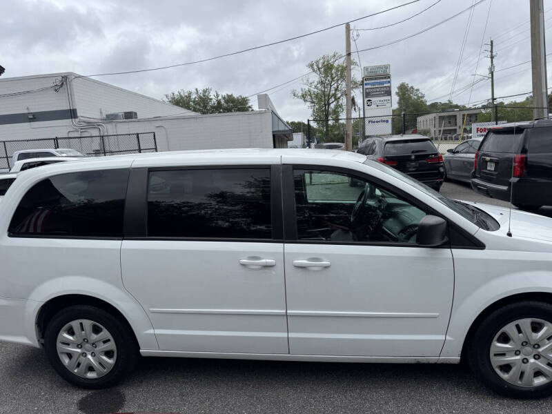 2017 Dodge Grand Caravan SE