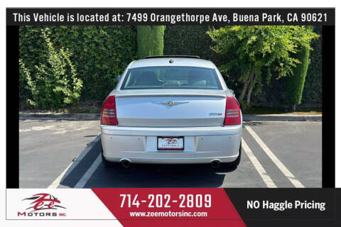 2005 Chrysler 300 SRT-8