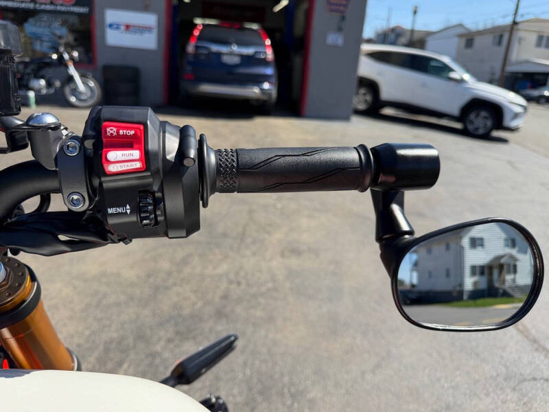 2024 Yamaha XSR900