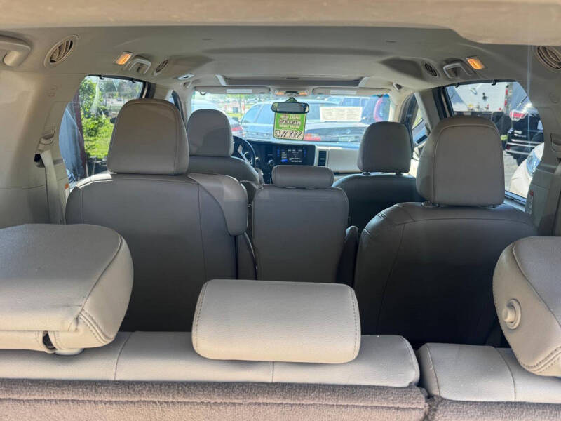 2015 Toyota Sienna XLE 8-Passenger