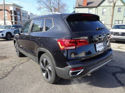 2024 Volkswagen Taos SE 4Motion