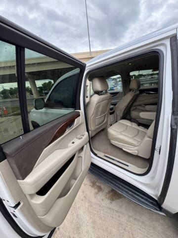 2017 Cadillac Escalade ESV Standard