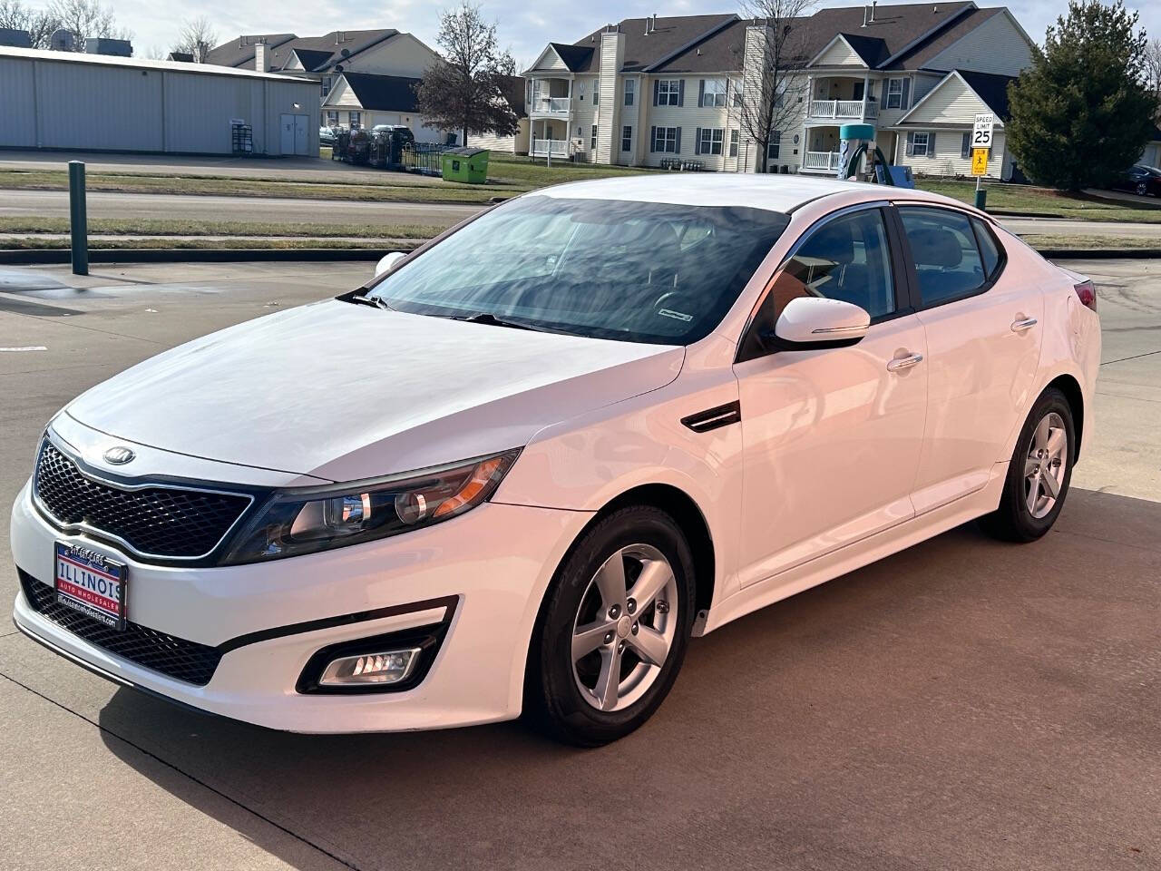 2015 Kia Optima for sale at Illinois Auto Wholesalers in Tolono, IL