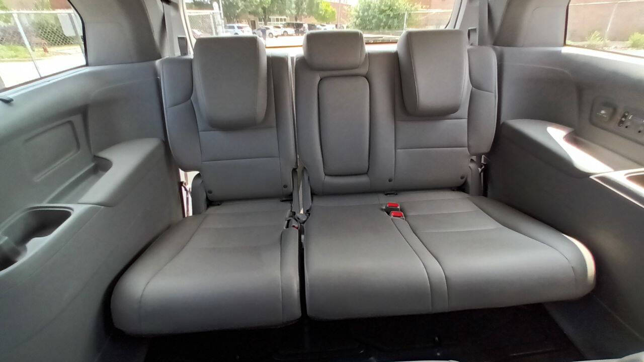 2014 Honda Odyssey for sale at Ideal Cars LLC in Skokie, IL