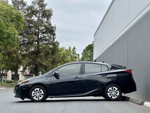 2019 Toyota Prius LE