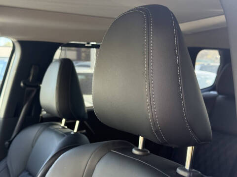 2025 Mitsubishi Outlander PHEV SEL