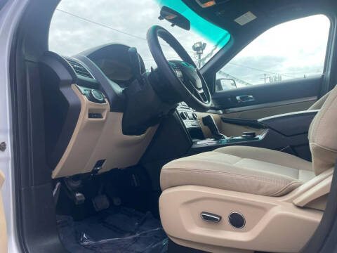 2016 Ford Explorer