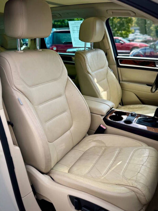 2011 Volkswagen Touareg TDI Lux