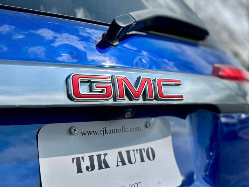 2023 GMC Acadia AT4