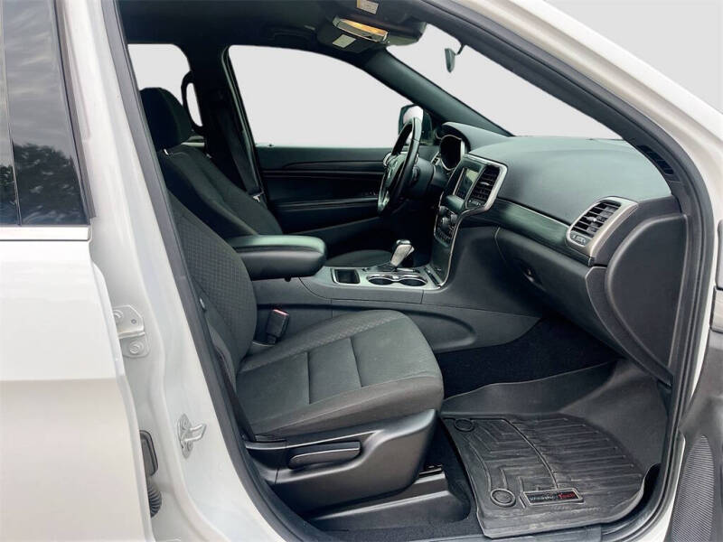 2020 Jeep Grand Cherokee Laredo E