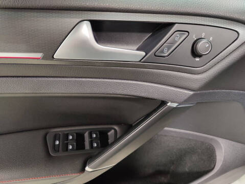 2019 Volkswagen Golf GTI S