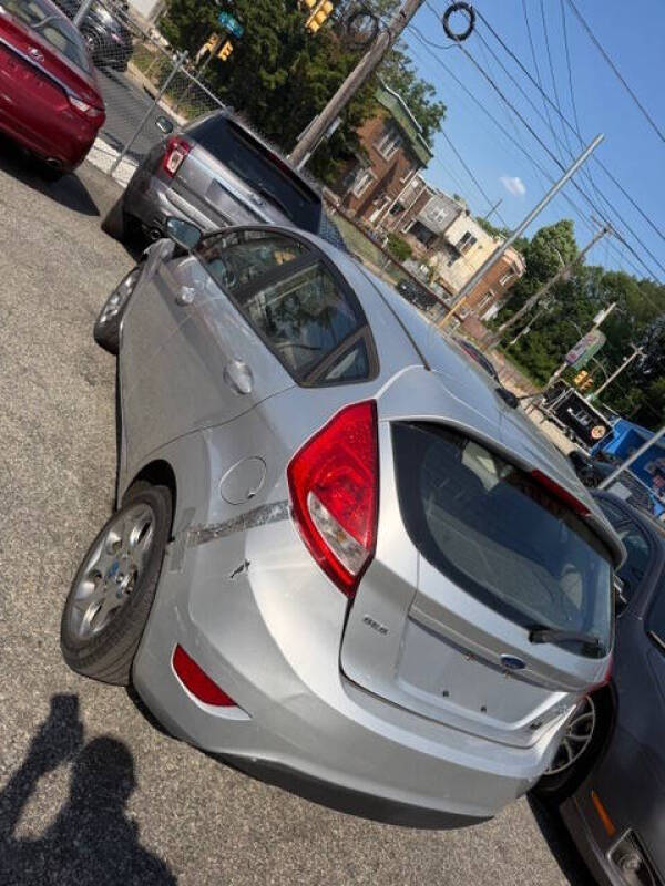2011 Ford Fiesta SES