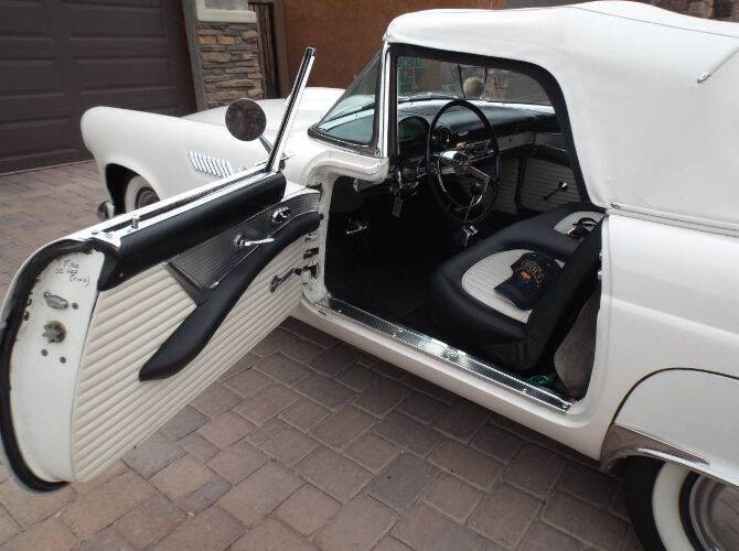 1955 Ford Thunderbird