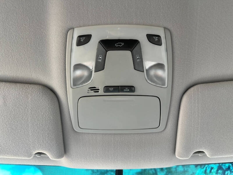 2014 Toyota Sienna LE 7-Passenger Auto Access Seat