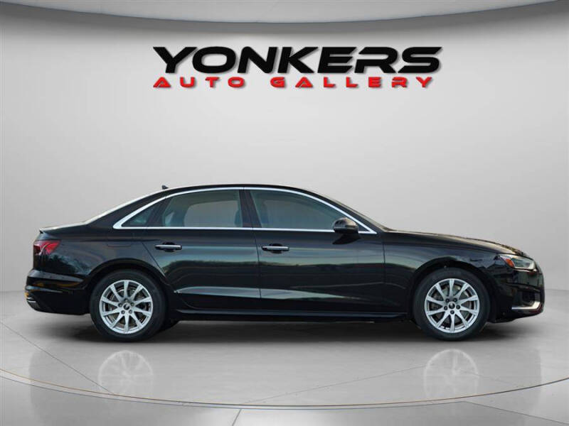 2022 Audi A4 quattro Premium 40 TFSI