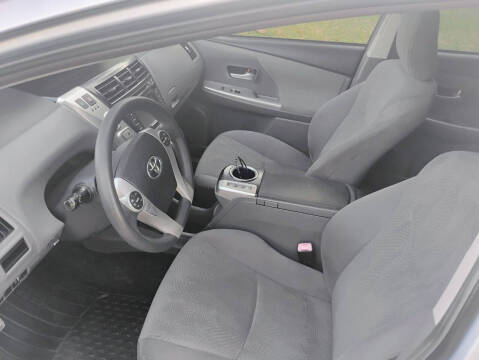 2014 Toyota Prius v Three