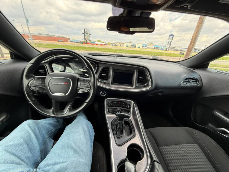 2022 Dodge Challenger SXT