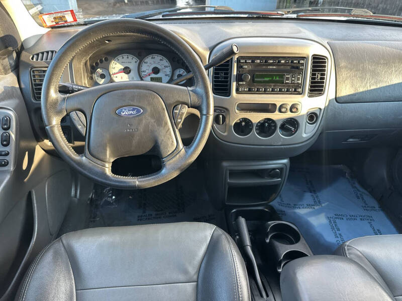 2004 Ford Escape XLT