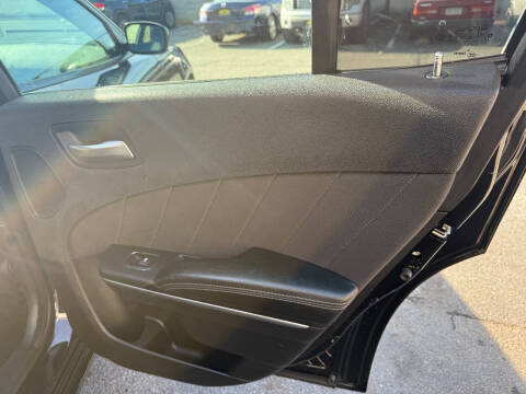 2017 Dodge Charger SXT