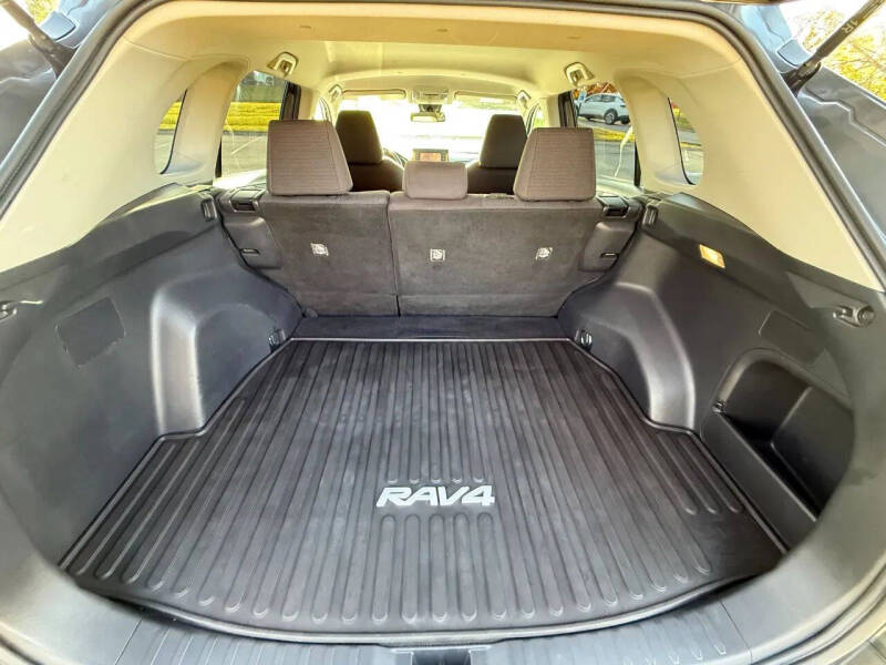 2021 Toyota RAV4 Hybrid LE