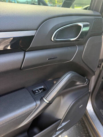 2011 Porsche Cayenne S