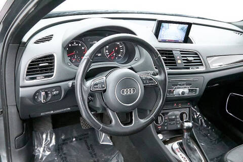2016 Audi Q3 2.0T quattro Prestige