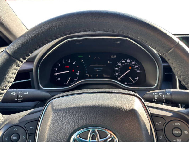 2022 Toyota Avalon XLE