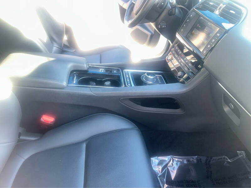 2018 Jaguar F-PACE 35t Premium