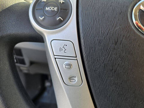 2010 Toyota Prius III