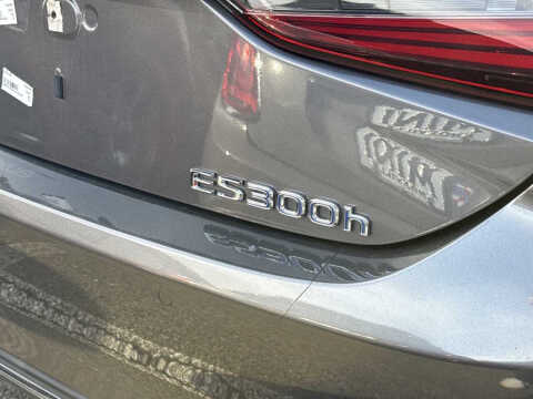 2020 Lexus ES 300h Ultra Luxury