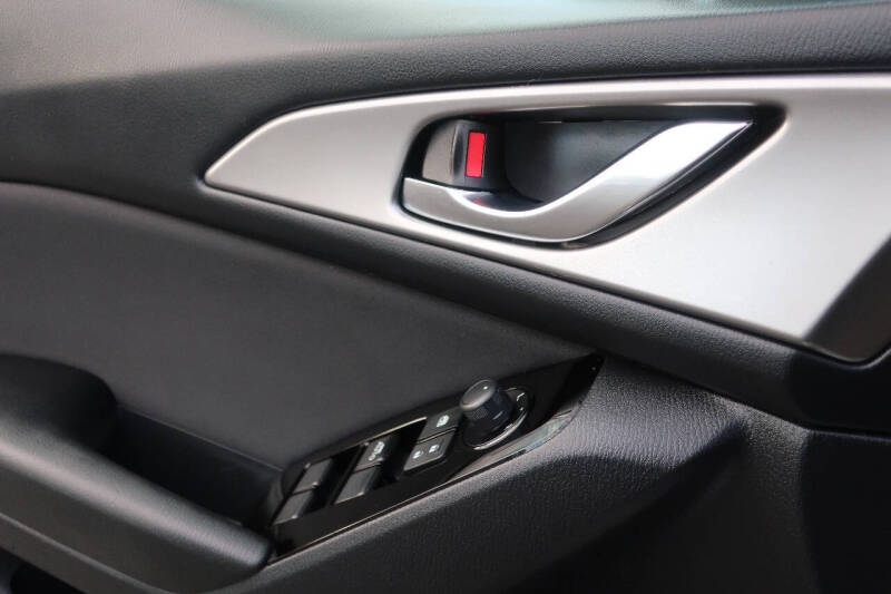 2018 Mazda MAZDA3 Sport