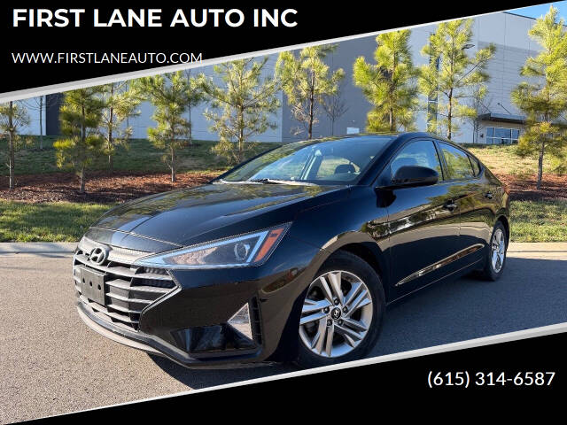 2019 Hyundai Elantra SEL's photo