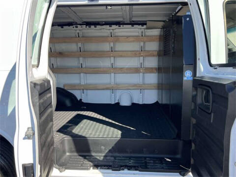 2023 GMC Savana 2500