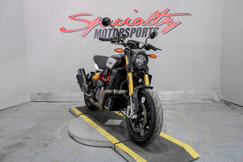 2022 Indian FTR R Carbon