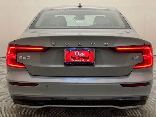 2024 Volvo S60 B5 Core Dark Theme