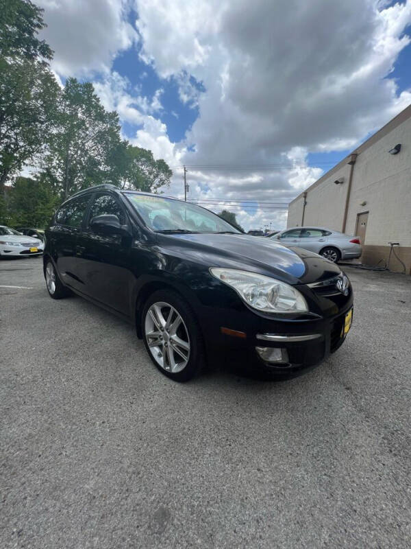 2012 Hyundai Elantra Touring for sale at AUTO LATINOS CAR in Houston TX