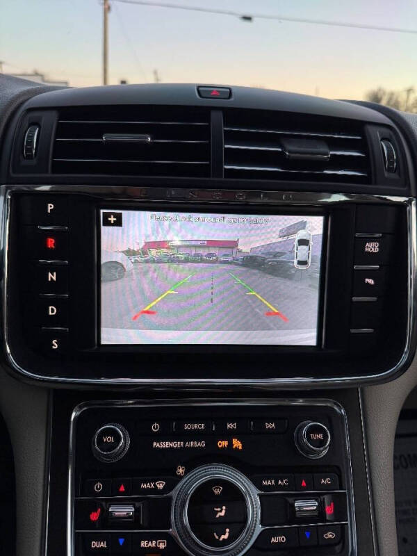 2018 Lincoln Continental Select