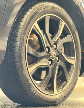 2015 Toyota Yaris 5-Door SE