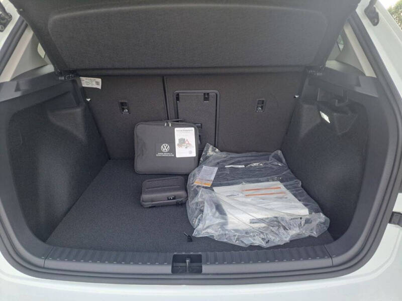 2025 Volkswagen Taos SEL 4Motion